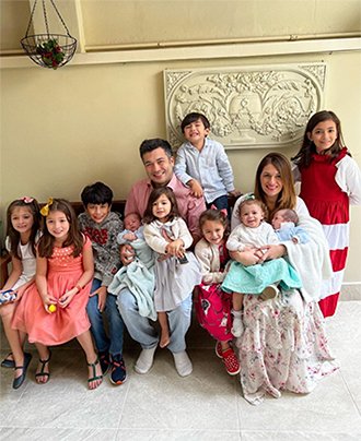 Mariana Arasaki e filhos