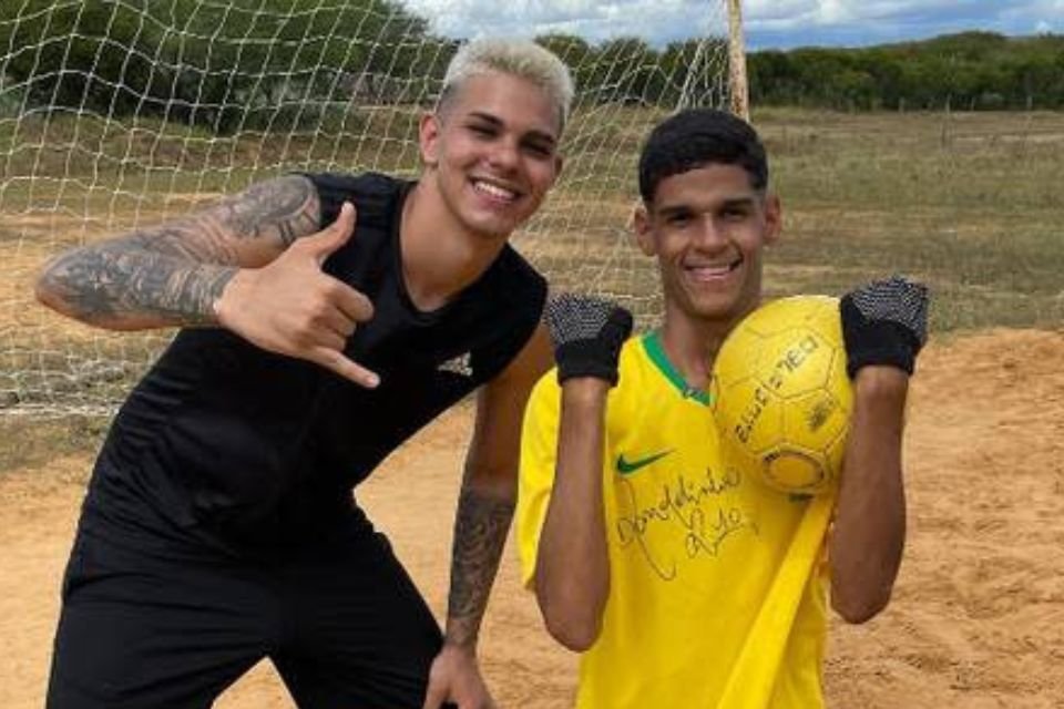 Victor Melo e o Luva de Pedreiro