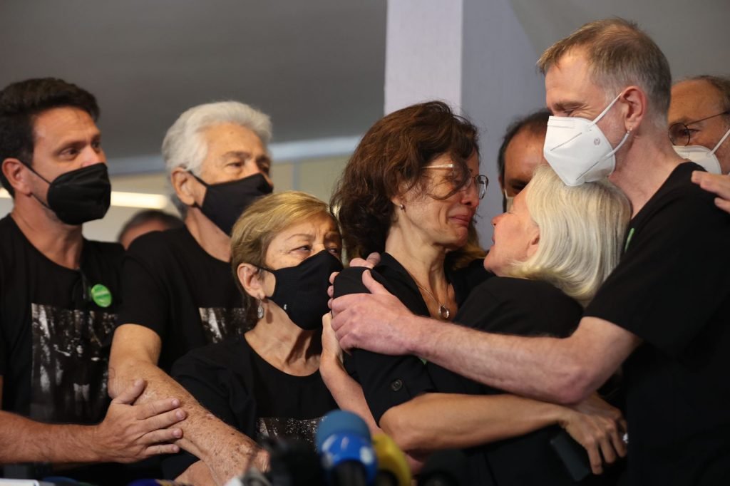 Familiares de Dom Phillips nos funeral do jornalis-Metrópoles