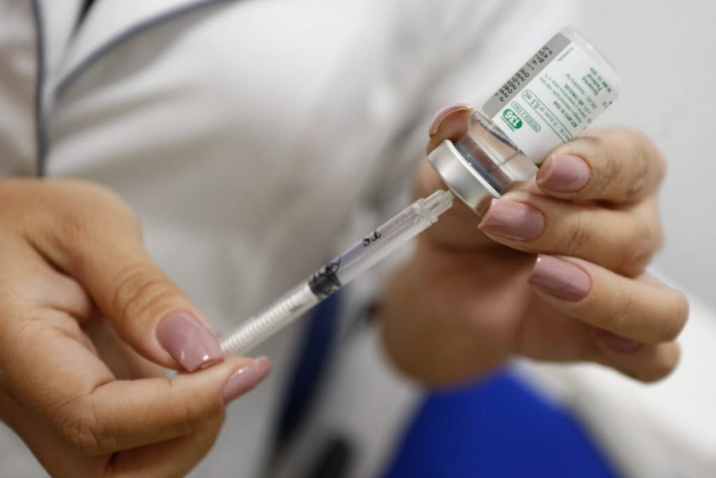 Com aumento de casos de gripe, Goiás antecipa campanha de vacinação
