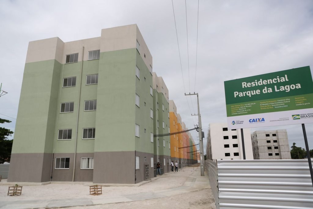 Fotografia da parte externa de um prédio-Metrópoles