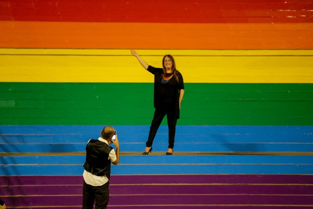 Torre de tv de brasilia tem as cores do Orgulho LGBTQIA+ pintados. No Distrito Federal, pontos turísticos ganharam as cores da bandeira 6