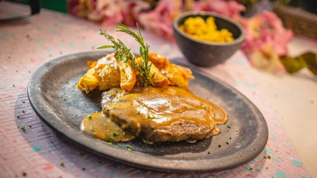 Filé com Batatas