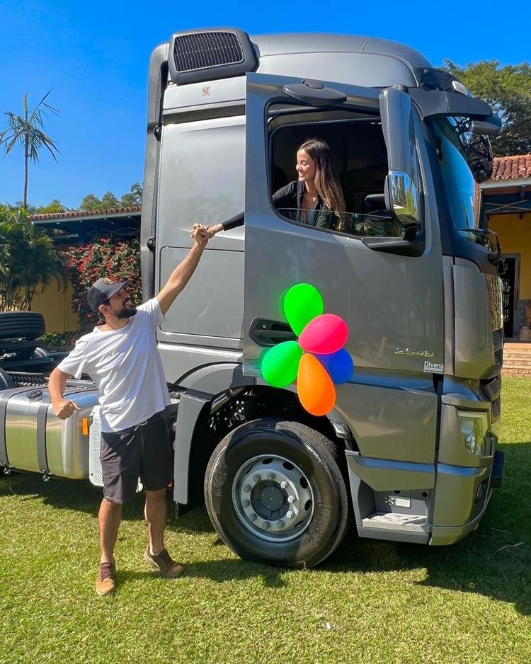 Foto colorida de Sorocaba e Biah Rodrigues