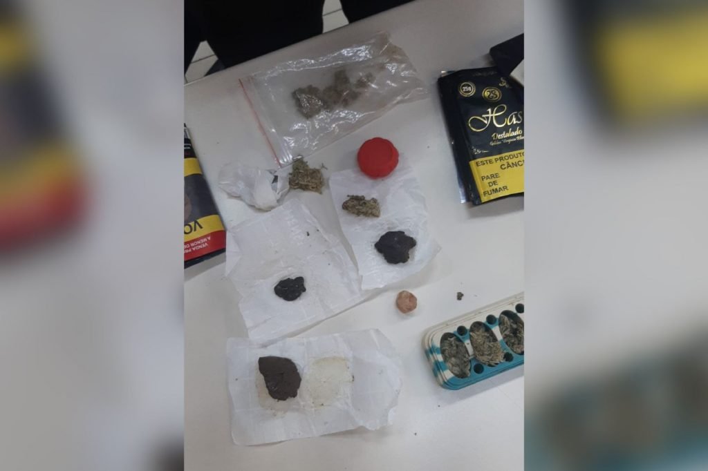 Rapper Orochi é detido com drogas em carro de luxo em Niterói, no RJ