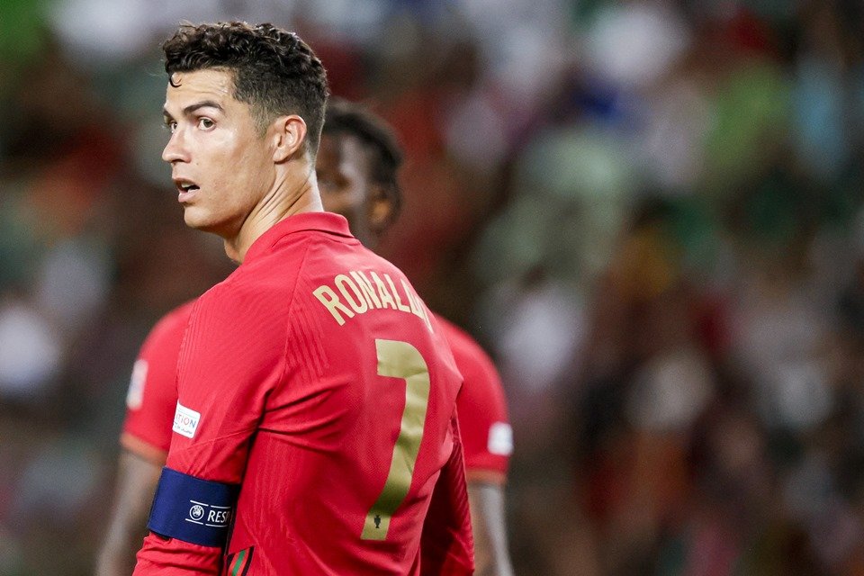 Cristiano Ronaldo recebe proposta de R$ 1,3 bilhão de clube árabe