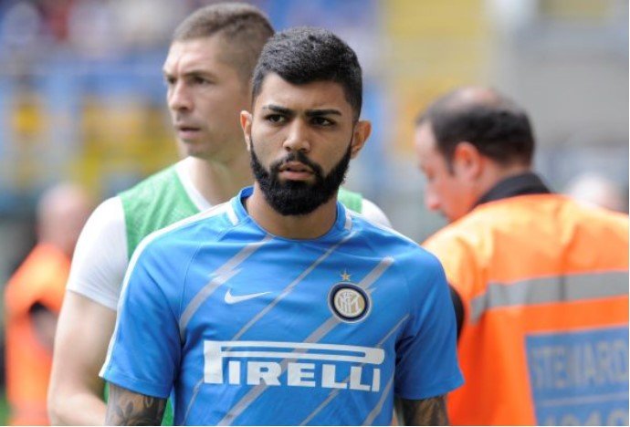 Ídolo em campo, grosseria fora: Gabigol tem histórico de destratar fãs