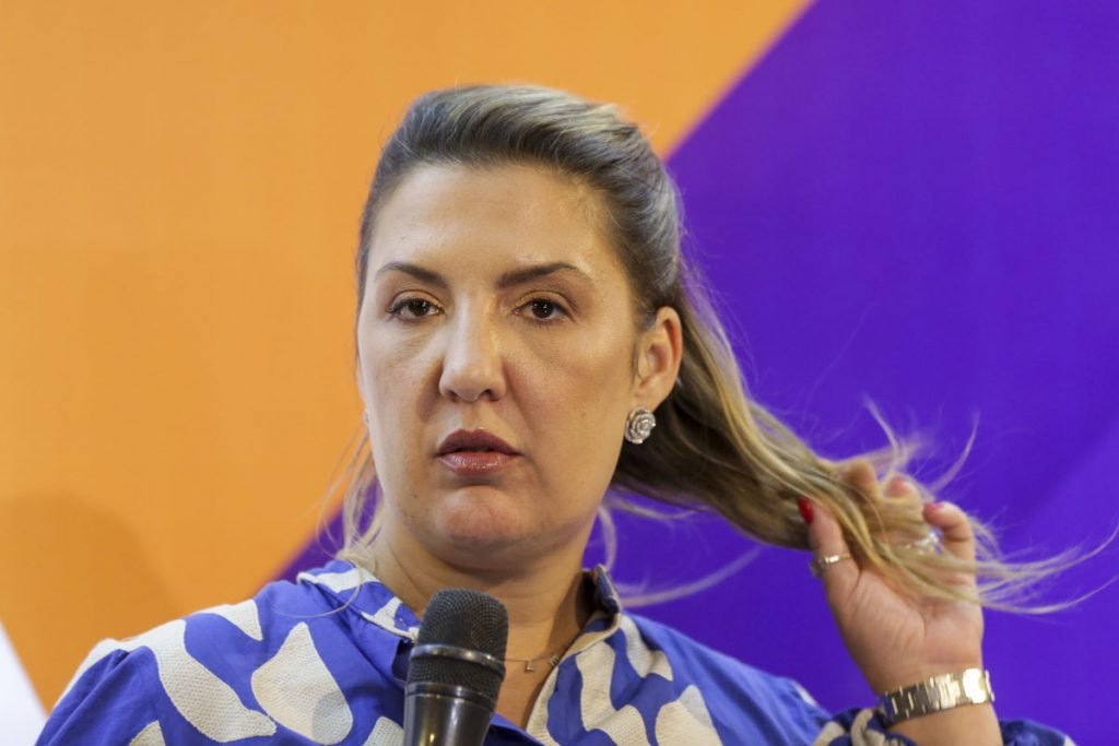 Daniella Marques durante Coletiva de imprensa após a solenidade de posse da nova presidente da Caixa 7