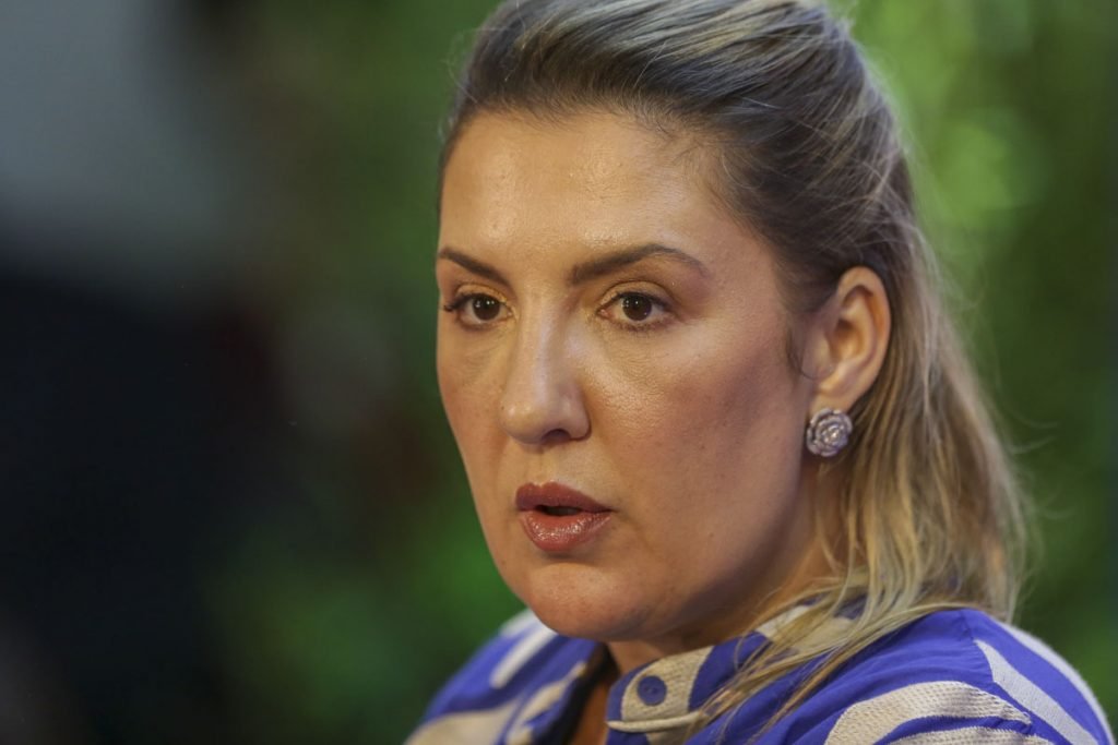 Daniella Marques durante Coletiva de imprensa após a solenidade de posse da nova presidente da Caixa 7