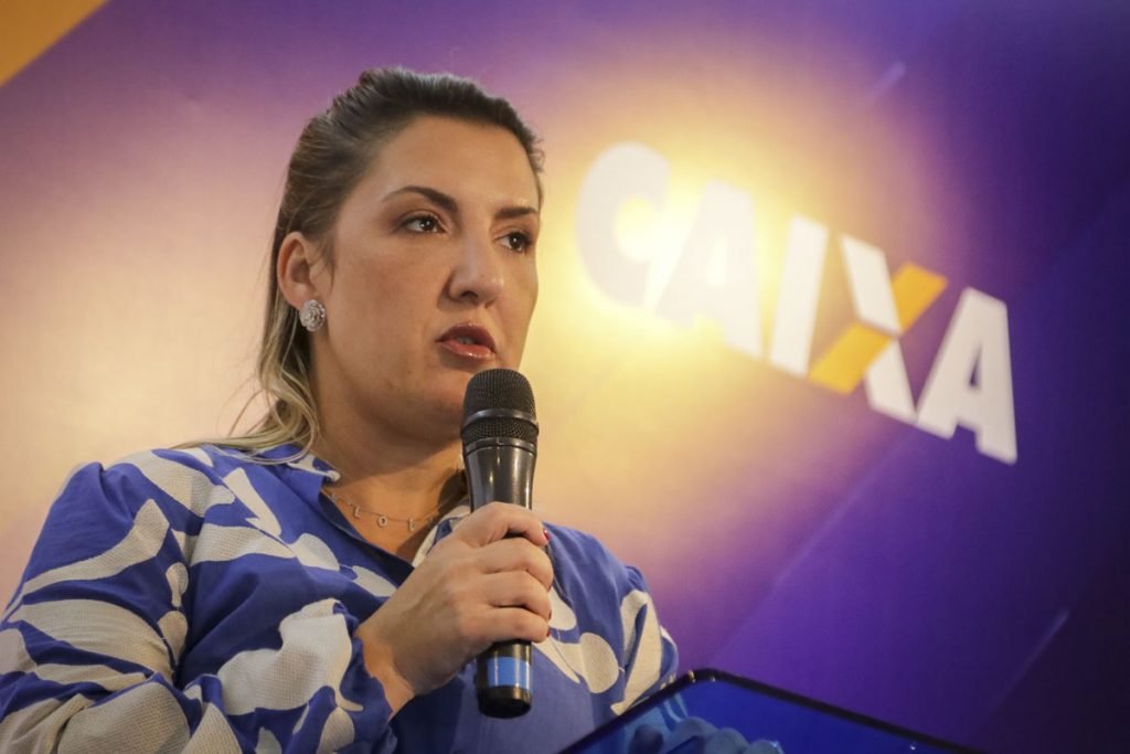 Daniella Marques durante Coletiva de imprensa após a solenidade de posse da nova presidente da Caixa 7