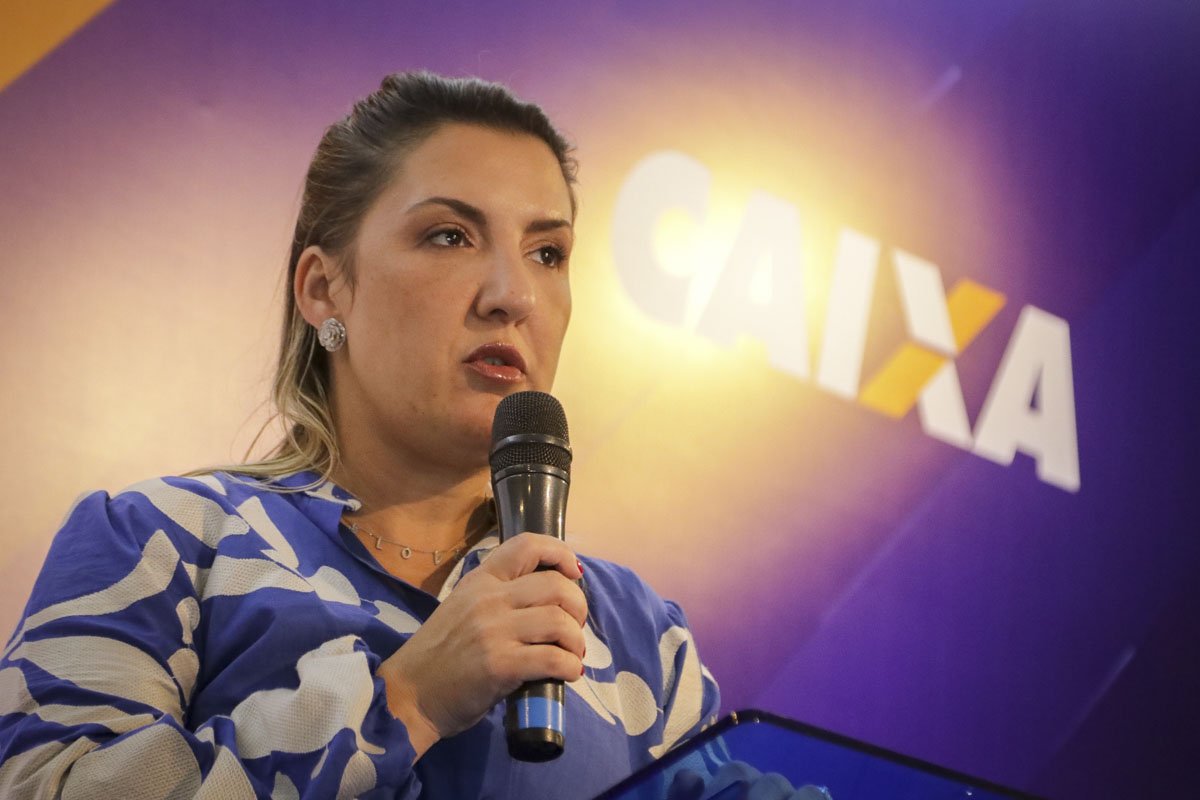 Daniella Marques durante Coletiva de imprensa após a solenidade de posse da nova presidente da Caixa 7
