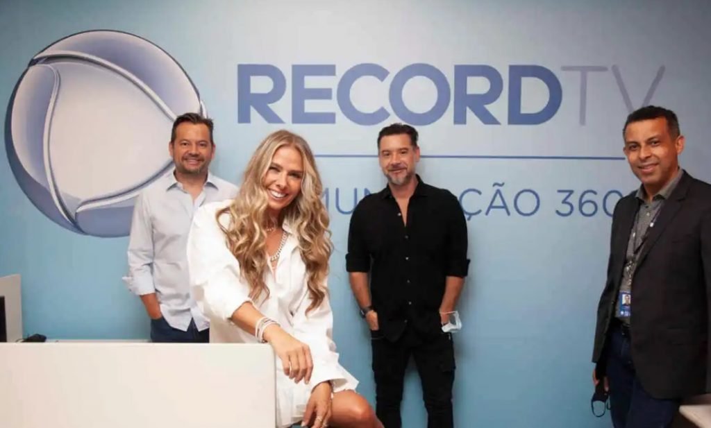Paulo Franco e Adriane Galisteu Divulgação: Record TV)