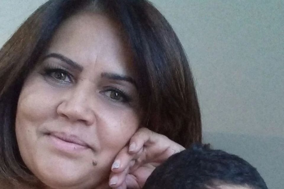 Gisele Boaventura Silva, mulher que morreu arremessada de plataforma da Rodoviária do Plano Piloto, em foto. Ela sorri e é branca e tem cabelo chanel liso - Metrópoles