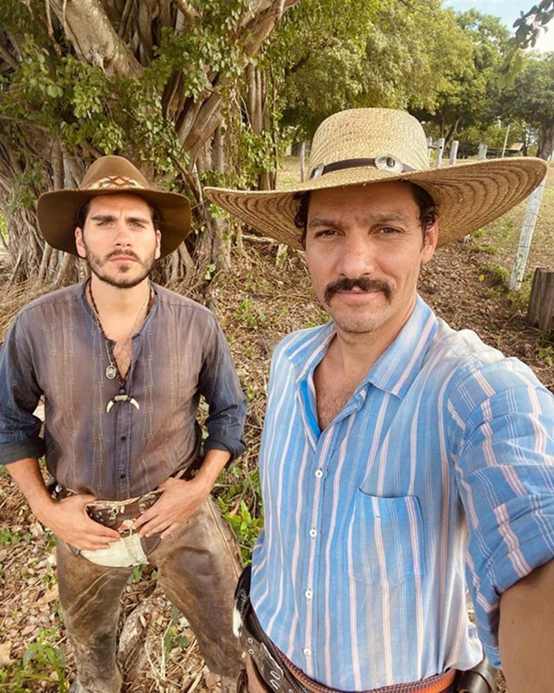 Foto: Trindade (Gabriel Sater) é um violeiro e peão que com suas