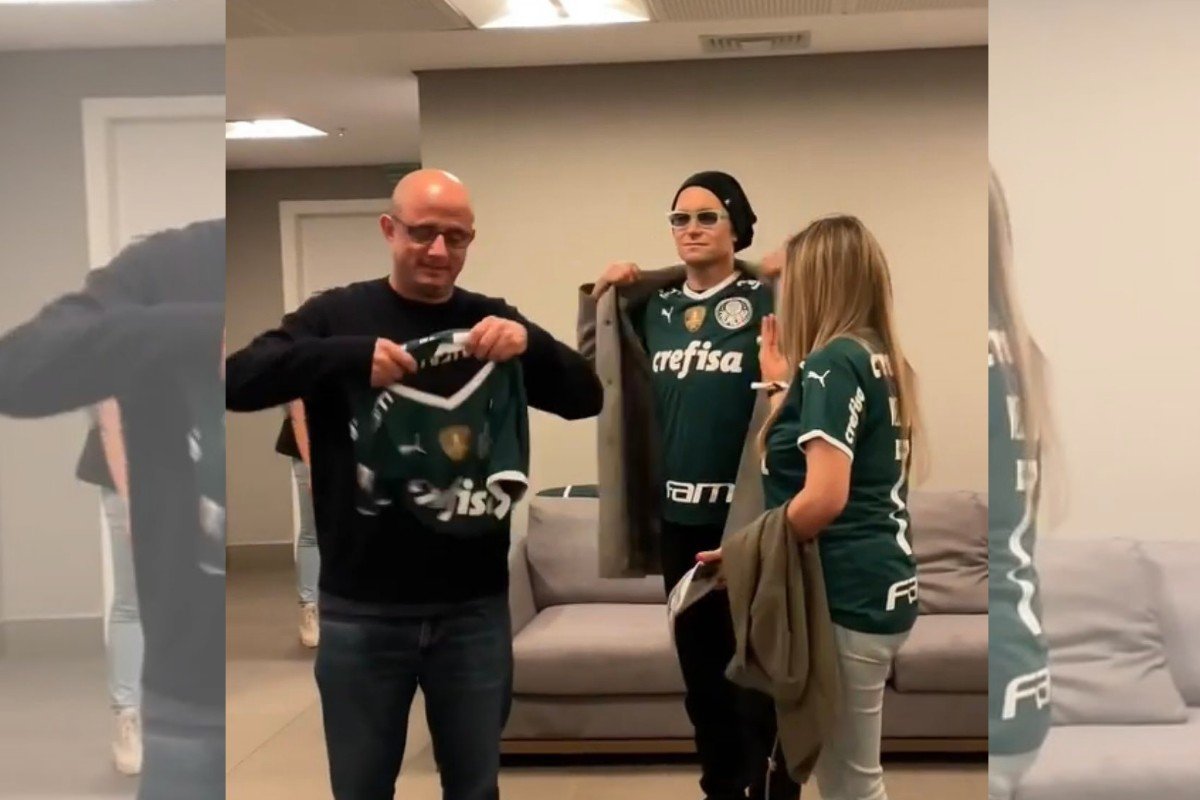 Elenco de The Boys assiste jogo do Palmeiras