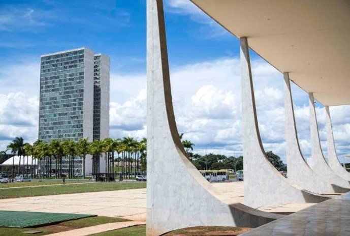 Presidência da República com o Congresso ao fundo - Metrópoles