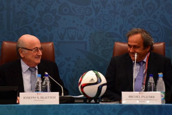 Joseph Blatter e Michel Platini são absolvidos em caso de corrupção