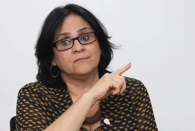 Senadora Damares Alves relança biografia