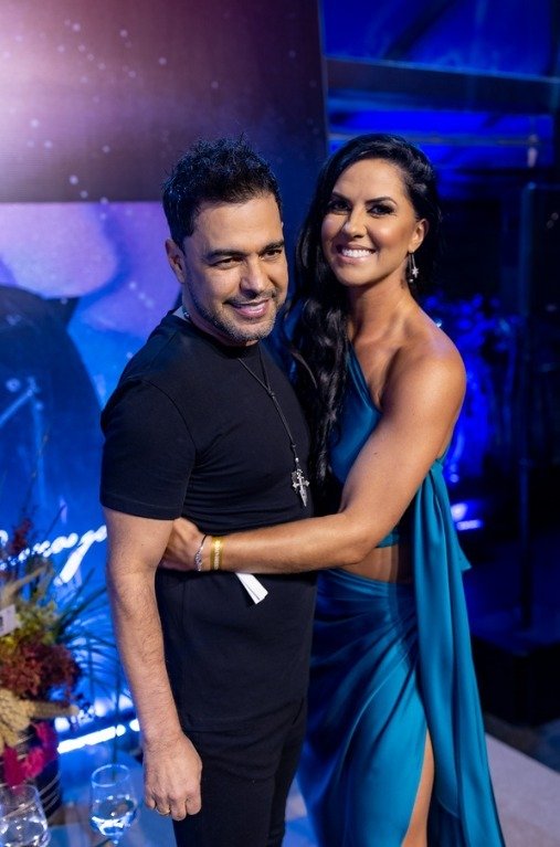 Zezé di Camargo e esposa durante a gravação do novo DVD do cantor