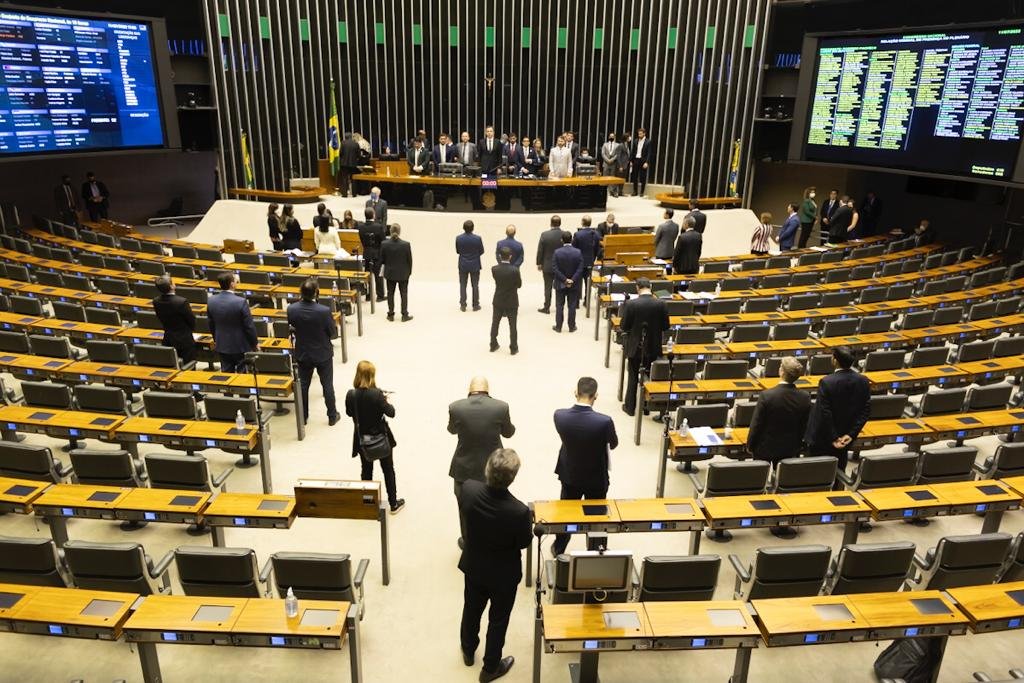 Sem acordo por “orçamento secreto”, Congresso adia votação da LDO