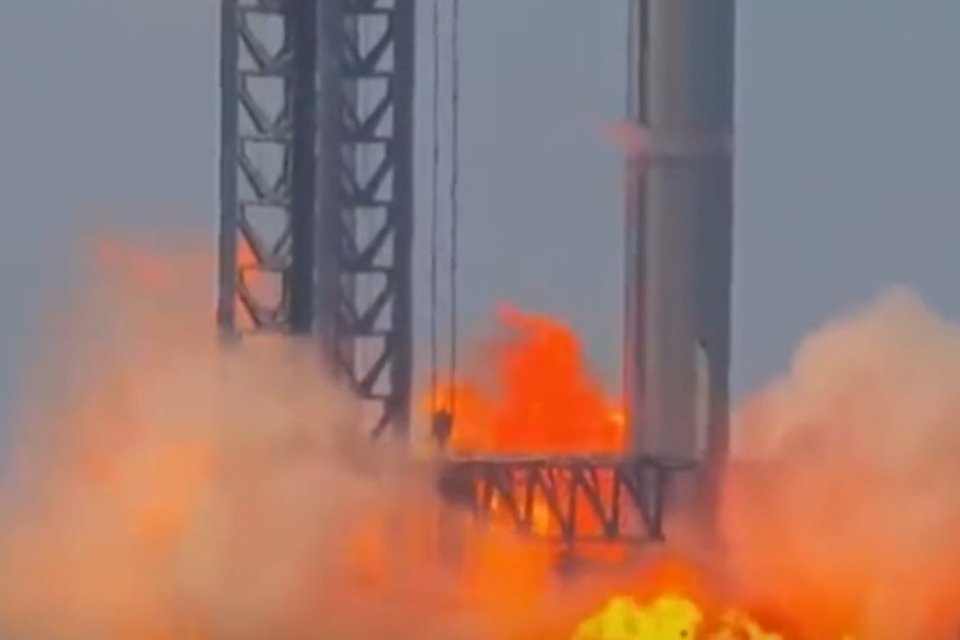 Vídeo: foguete explode na fábrica da SpaceX durante teste