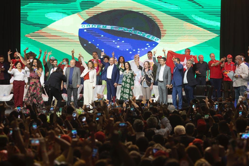 O ex-presidente Luiz Inácio Lula da Silva participa de ato público em brasília df