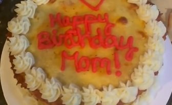 O dia que mãe fez um bolo de aniversário pra mim