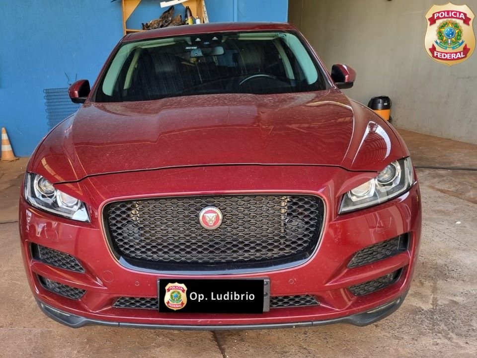 carro de luxo Porsche vermelho