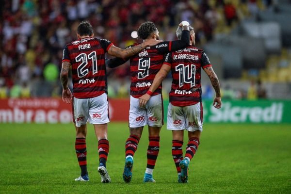 Flamengo bate R 834 milhões em receitas, antes mesmo de títulos em Copas