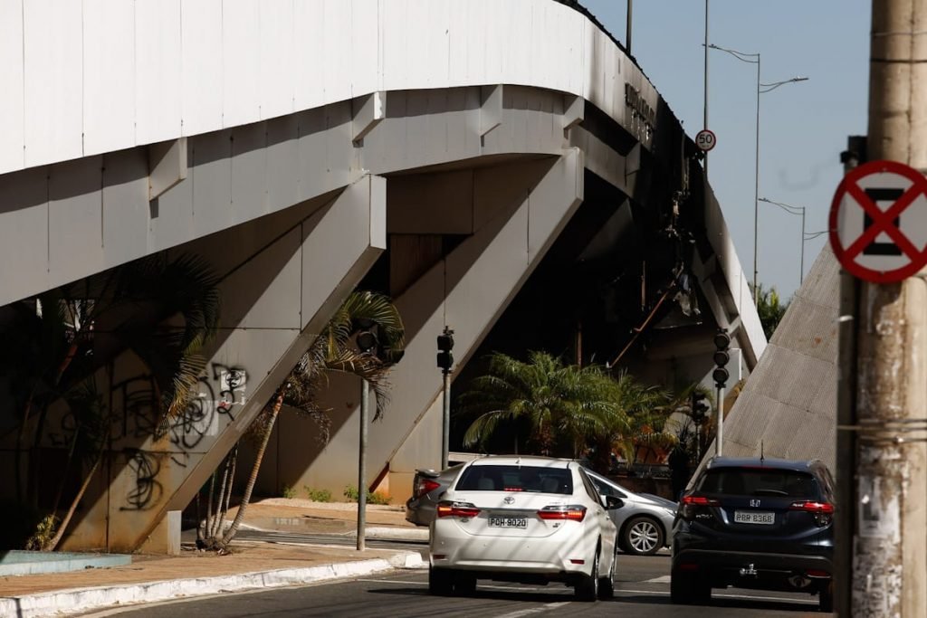 incendio viaduto t63 goiania vinicius schmidt (8)