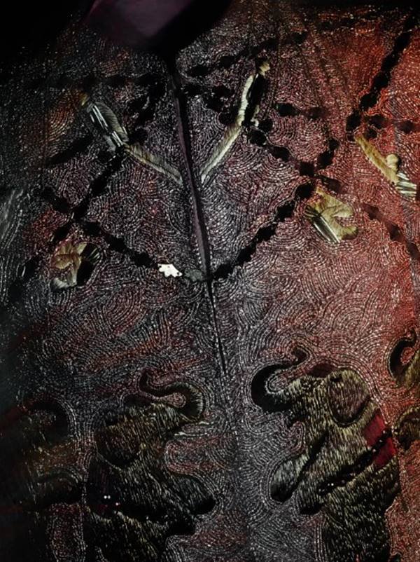 Bordados de Elsa Schiaparelli com a Maison Lesage