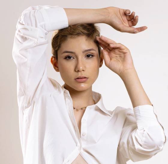 Modelo Samantha Natasha morre, aos 18 anos, vítima de câncer no DF - Metrópoles