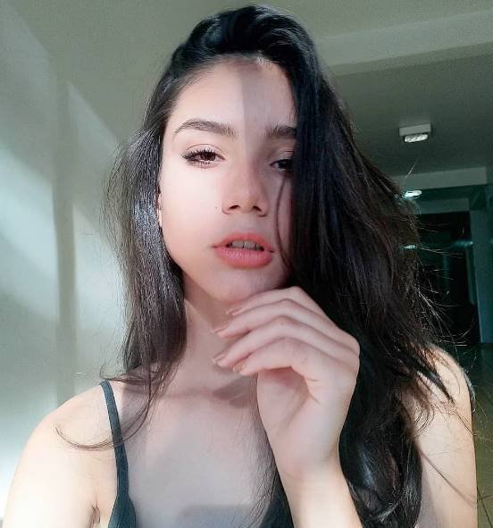 Modelo Samantha Natasha morre, aos 18 anos, vítima de câncer no DF - Metrópoles