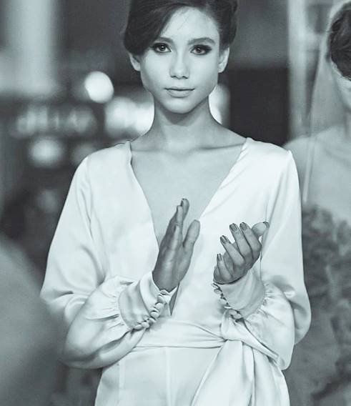 Modelo Samantha Natasha morre, aos 18 anos, vítima de câncer no DF - Metrópoles