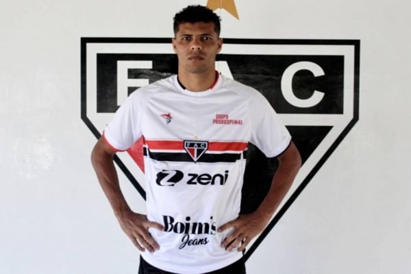 Jogador do Ferroviário é preso em estádio antes de partida na Paraíba