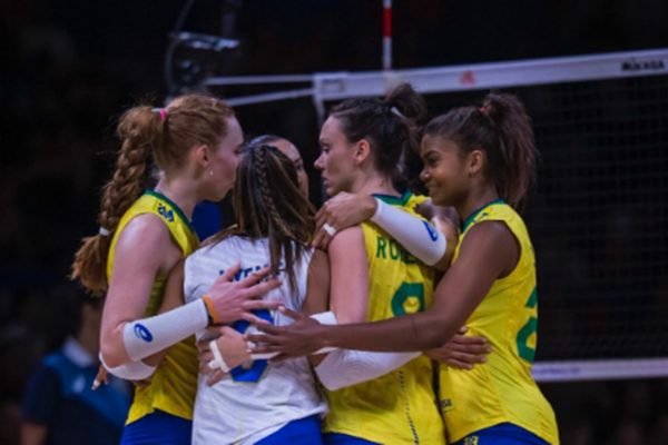 Brasil vence Quênia na estreia do Mundial de Vôlei feminino