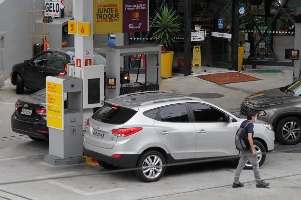 Ao divulgar a medida em 27/6, Garcia estimou que o preço da gasolina reduziria R$ 0,48, caindo de R$ 6,97 para menos de R$ 6,50