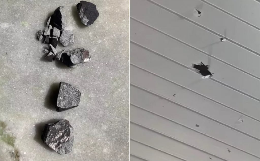 A meteorite falls into a house, destroying the roof and threatening a resident of Portelândia, Goiás.  In the picture on the left, a gray meteorite is seen broken and on the right, the roof is destroyed - Metropoles