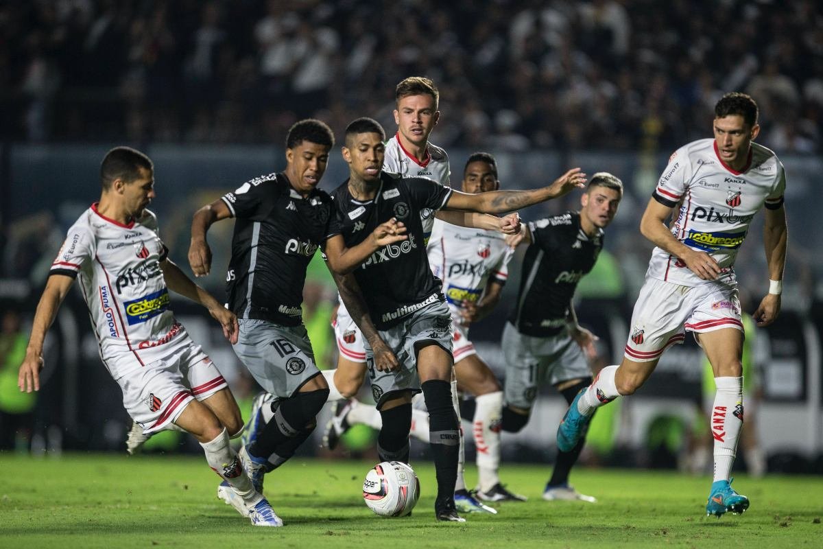 Após rescindir com Santos, Raniel acerta com clube da segunda