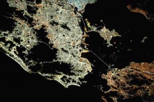 Nasa divulga imagens de satélites de cidades do Brasil. Na foto, visão noturna da cidade do Rio de Janeiro - Metrópoles
