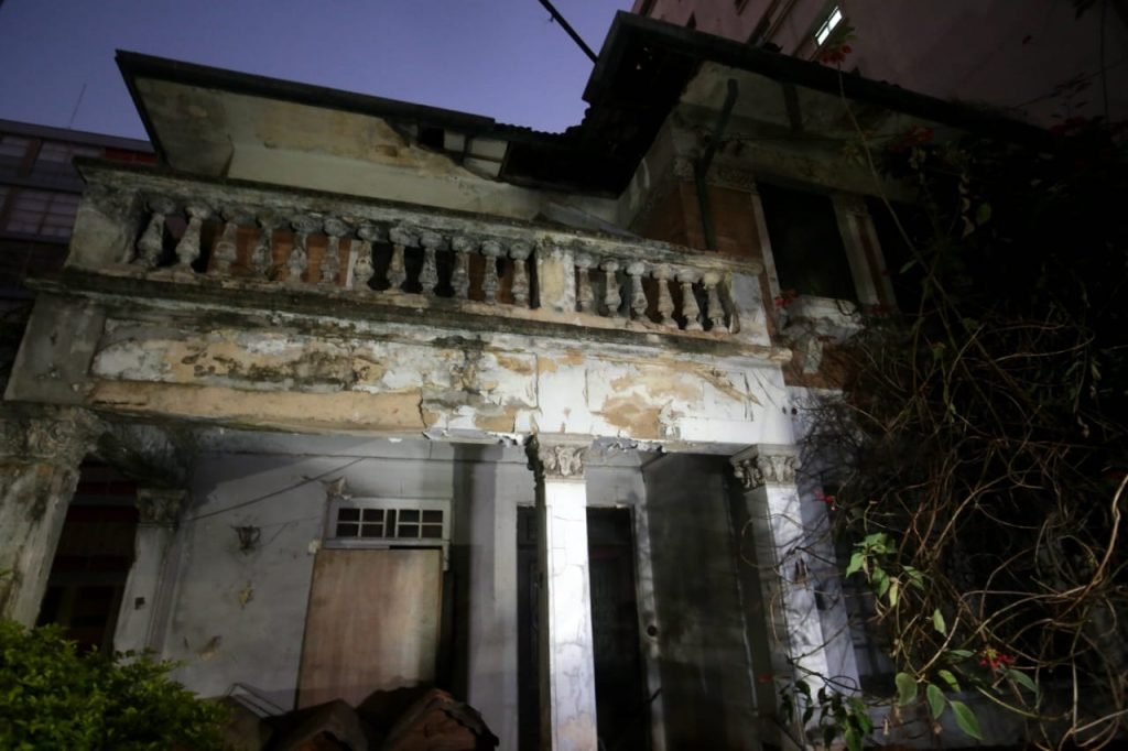 sao paulo policia cumpre mandado na casa abandonada