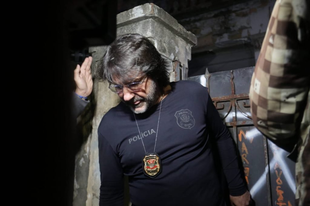 sao paulo policia cumpre mandado na casa abandonada