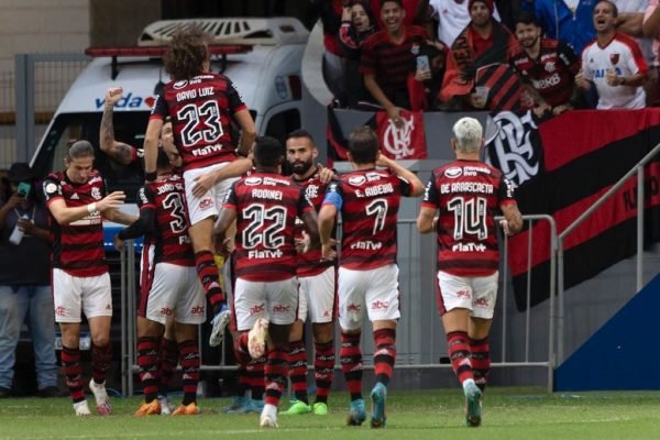 Flamengo goleia o Juventude no Mané Garrincha