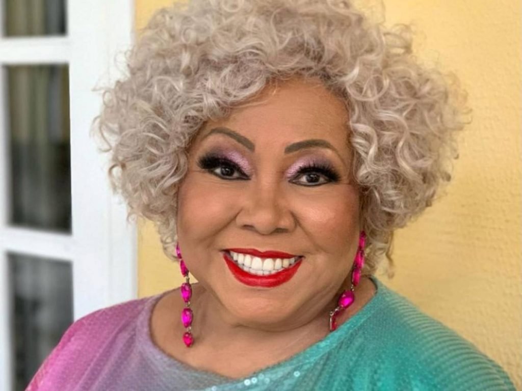 Foto colorida da Alcione