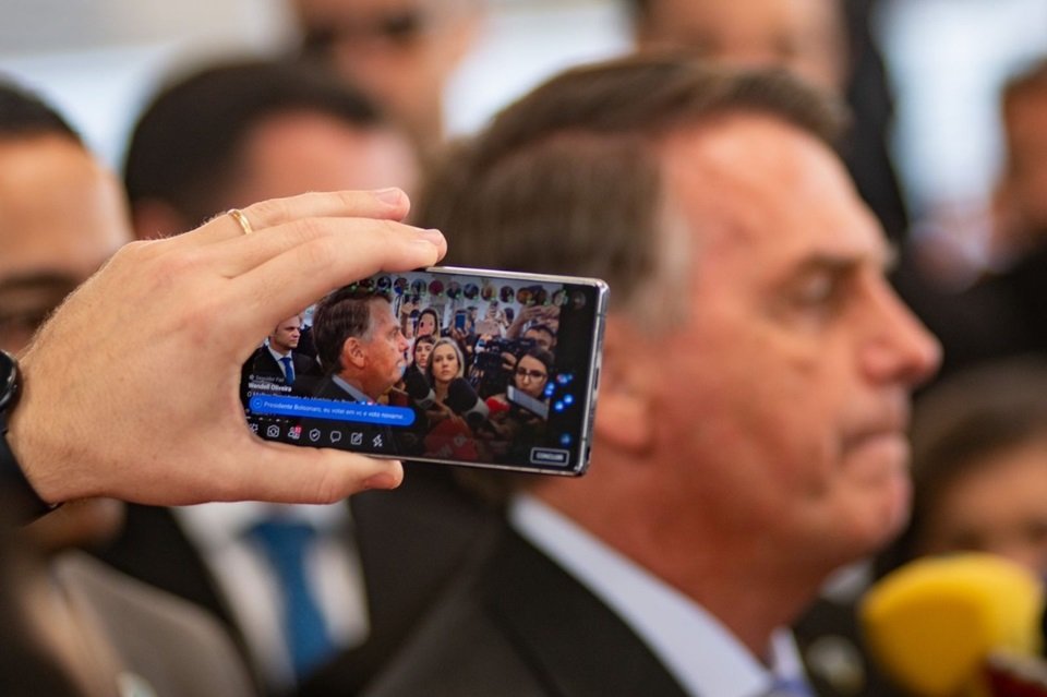 Bolsonaro em posto de gasolina de Brasília