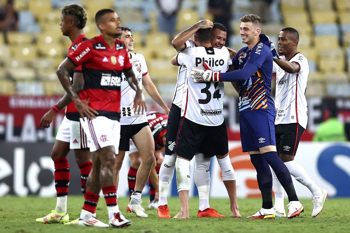 Flamengo vence São Paulo por 3x1 pela semifinal da Copa do Brasil