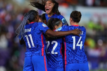 Seleção francesa comemorando gol nas quartas de final da Eurocopa feminina - Metrópoles
