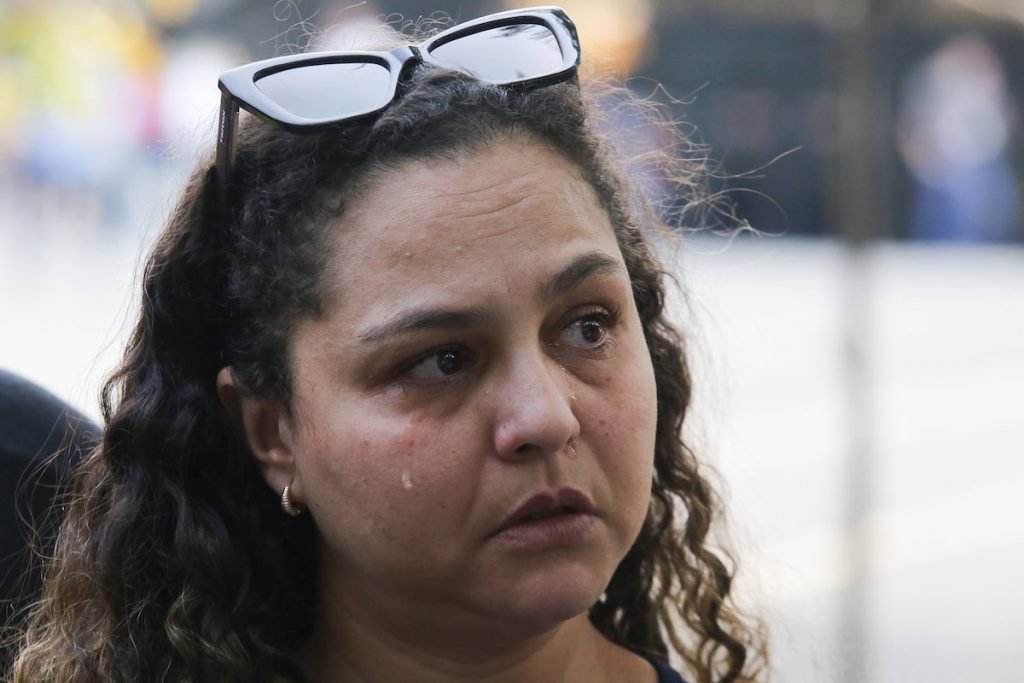 A instrumentadora cirúrgica Fernanda Pellissari, 39 anos, tem medo de deixar o filho em nova escola