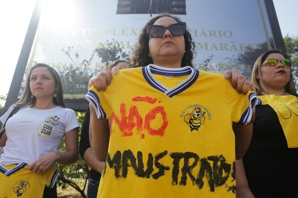 Pais de crianças que estudaram na escola se reuniram para protestar em frente ao Fórum Criminal da Barra Funda, na capital paulista