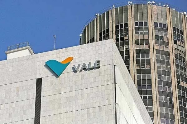 imagem colorida fachada de prédio com logotipo da Vale - Metrópoles